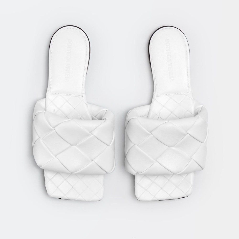 NIB BOTTEGA VENETA WOVEN LIDO SANDAL🎉
